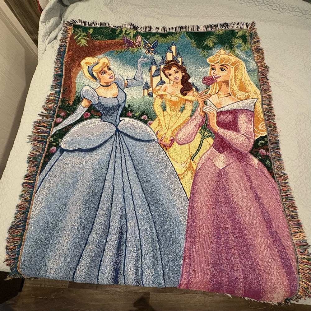 Vintage Disney Princess Tapestry Fringe Throw Blanket - Picture 3 of 5